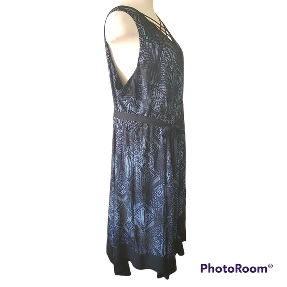 Penningtons Handkerchief Hem Maxi Dress With Pockets - Picture 2 of 14